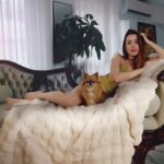 Mahi Masegosa Instagram – Grandes rebajas en @sheinofficial 😱😱😱!!!! Vale la pena probarlo, vale la pena comprarlo!! 💖
Mi código descuento es: GRMAHI , me ayudáis mucho si usáis mi código, y así os ayudáis unos eurillos ! 

He pedido un variado de ropa y cosas para el hogar! Os gusta más ver ropa u objetos para el hogar !?
#SHEINGoodFinds #SHEINforAll #loveshein #ad #SHEIN1111 #saveinstyle 

Referencias de las cosis:
Referencias:
Polainas vaqueras: ri2209049012400290
Botas altas vaqueras: S×2206154761994966
Pantalones marrones pana: sz2309187095777177
Bolso acolchado de cuadros: sg2309204476454622
Blazer y falda de tablas: sw2206214005492472
Vestido dorado brillante: sw2302148933660688
Manta peluche blanca: sh2303254460363636
Manta peluche rosa: sh2306059727387222
Secador ionico: sv2307032631124727
Joyero tres capas: sh2306050998590998

Grandes Ofertas 11/11 SHEIN 2023
@shein_spain