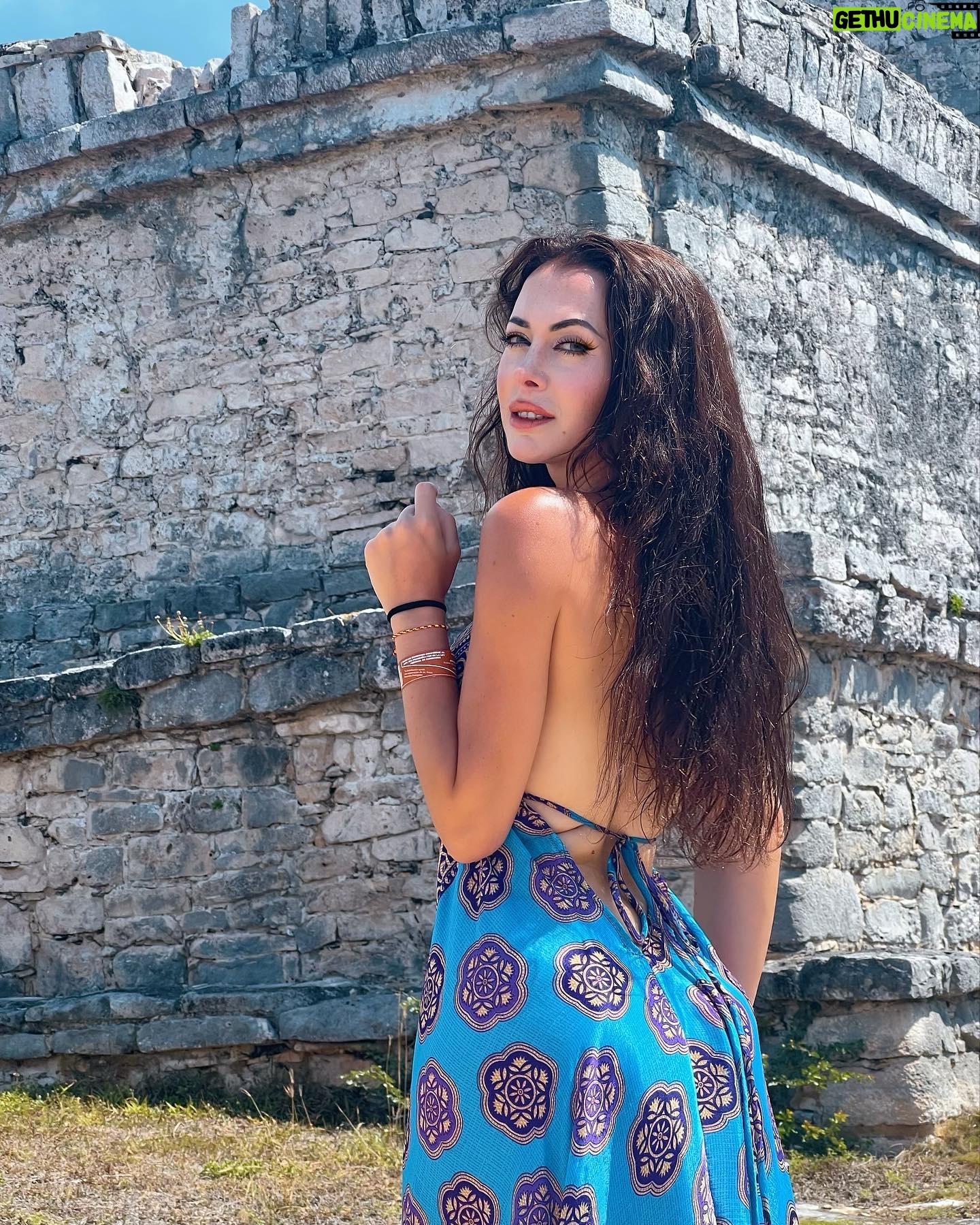 Mahi Masegosa - 5.3K Likes - En Tulum ! El calor que allí pasé no es normal 😂 me sudaron partes del cuerpo que ni sabía que existían !
Gracias a @exotikmayantours por montarnos un día tan divertido ! 🚤🏝️
Mención especial a Pajarito, el guía, del que nos fuimos enamorados 😂