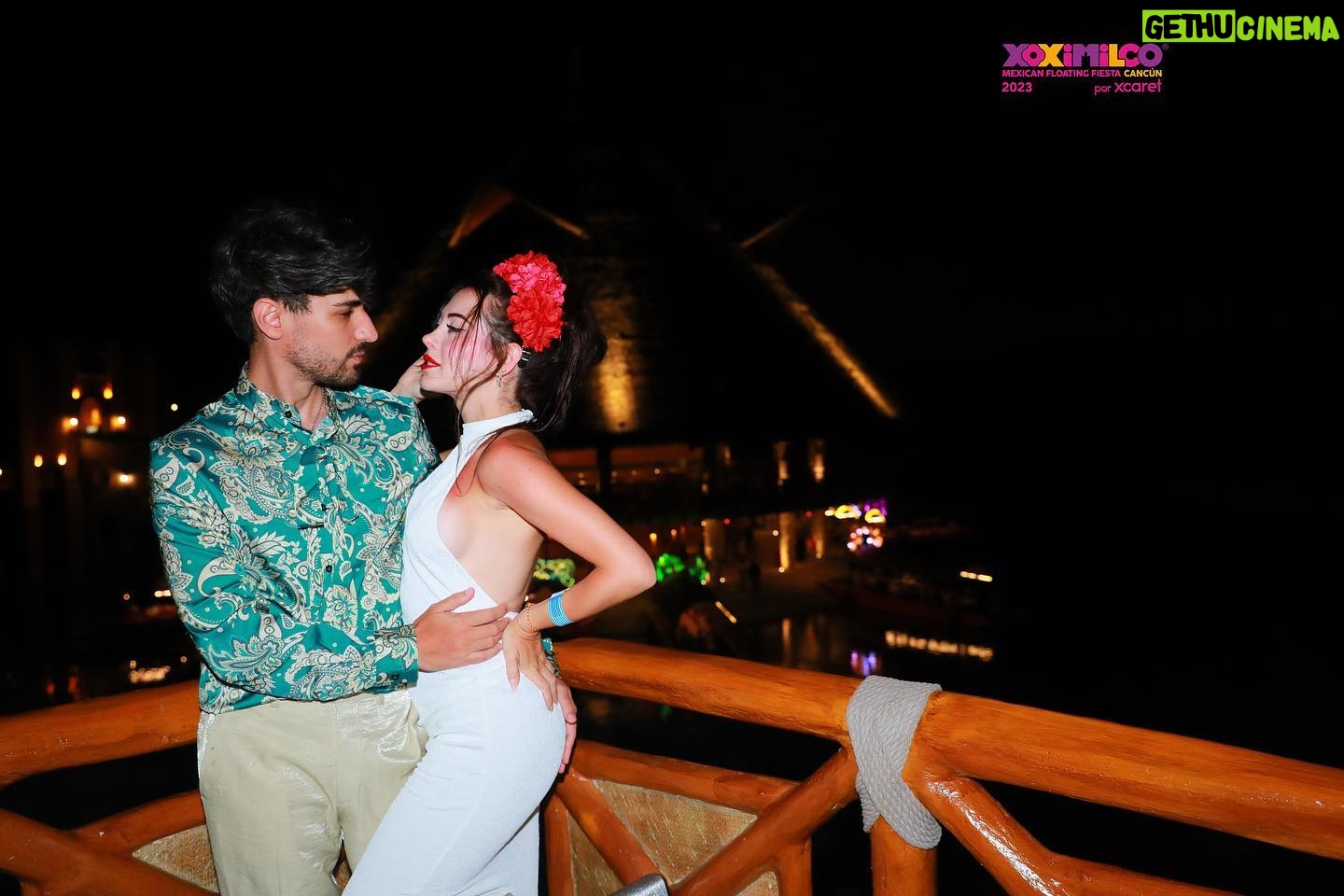 Mahi Masegosa - 6.3K Likes - Rafa lleva unos días muy sensiblón! Así como triste; y cabizbajo! Supongo que tiene un pico hormonal o algo, porque no tiene motivos para estar mal! Estoy intentando darle todo el amor que puedo y consentirlo todo el rato! Los perrillos me ayudan.
Igual también quiero aprovechar para subir estas fotos que tengo en la recámara, para decirle de paso que lo quiero un montón, que si él está triste yo me voy a preocupar, y que si él está feliz, me voy a poner feliz yo también de verlo a él 💖
He tenido mucha suerte de conocerte! Me tratas con tanto cariño, siempre me valoras y crees que soy la mejor aunque sea una papanatas 🤪 Me pelas los higos, me compras bitter kas y siempre me tienes las sabanas limpitas! Estoy segura que esto es amorcito del bueno 💖
Te quiero, @rafamoyaoficial 💫