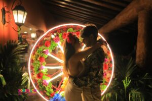 Mahi Masegosa Instagram - Rafa lleva unos días muy sensiblón! Así como triste; y cabizbajo! Supongo que tiene un pico hormonal o algo, porque no tiene motivos para estar mal! Estoy intentando darle todo el amor que puedo y consentirlo todo el rato! Los perrillos me ayudan.
Igual también quiero aprovechar para subir estas fotos que tengo en la recámara, para decirle de paso que lo quiero un montón, que si él está triste yo me voy a preocupar, y que si él está feliz, me voy a poner feliz yo también de verlo a él 💖
He tenido mucha suerte de conocerte! Me tratas con tanto cariño, siempre me valoras y crees que soy la mejor aunque sea una papanatas 🤪 Me pelas los higos, me compras bitter kas y siempre me tienes las sabanas limpitas! Estoy segura que esto es amorcito del bueno 💖
Te quiero, @rafamoyaoficial 💫