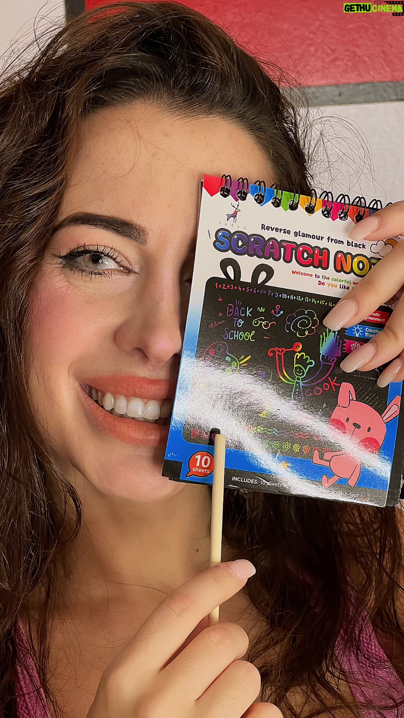 Mahi Masegosa - 3.2K Likes - HAUL SHEIN (parte 2) #BACKTOSCHOL
A petición popular, os enseño el segundo paquete de @sheinofficial !!!
Aviso que en éste vienen más cosas 💃🏻 si os gusta este tipo de hauls abriendo y comentando, déjamelo saber en comentarios para apuntármelo para la próxima ! Porque siempre recibo paquetes no sólo de SHEIN, sino de un montón de cosas !!!
Mi código descuento para SHEIN es “mahicostura” 💖💖💖
@shein_spain
#FirstDayVibes #backtoshool #SHEINforAll #ad #SHEINpartner Bloc donut: ssnote18210528204
Pegatinas vintage decorativas: ss2205284927923686
Estuche de lápices y set para dibujar: ss2206093343344552
Bloc negro para rascar: ss2205044002922094
Estuche rosa: ss2302231197427712
Gomas de borrar forma de galletas: sscreat03200207198
Ventilador de cuello: sv2304174816000639
Boli multicolores con purpurina: ss2301240401442744
Alfombra campo de fútbol: sh2304148555892847