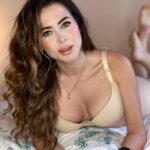 Mahi Masegosa Instagram – Qué ganas tenía de probar las prendas de Luvlette en mis nuevas lolas !!! 🤣🤣🤣 sus braguitas sin costuras, sus pijamas, sus sujetadores … @luvletteofficial es para mí de lejos la marca más cómoda, favorecedora y elegante!
Código descuento: “luvmahi15” (extra 15% off en Luvlette y SHEIN) 🥰🥰🥰
links de los productos:
Sujetador push up nude:
20589163 https://shein.top/t4greyo
Pack de tres braguitas talle alto sin costura:
17766753 https://shein.top/sxxm102
Pijama de satén: 13590103 https://shein.top/5z0wi33
Sujetador de encaje negro: 25040059 https://shein.top/hd66kgl
@luvletteofficial #Luvlette #LuvlettePartner #holiday #publi