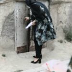 Mahshid Khosravi Instagram - ولادت امام حسن مجتبی روز اکرام و تکریم خیرین اول از همه تشکر کنم از سفیر خیریه بانو فریبا کوثری عزیزم که همیشه همراه ما هستن از خانم موسوی عزیزم که پول پیش دفتر خیریه رو به مبلغ سیصد میلیون تومان تقبل کردن و شب عید با خیلی از کارخونه ها هماهنگ کردن برای اهدای مواد غذایی از خانم یارمحمدی عزیزم سفیر بیوتی ایران و دختر گلشون و تمام همکارانشون و تیم آرایشگران بابت تهیه سبدکالاهای شب عید از پگاه عزیزم ممنونم بابت این آشنایی و تمام کمک هاش از بلاگرهای عزیزی که عاشقانه مبلغ چهل میلیون تومان برای ولادت امام حسن مجتبی (ع) جهت تهیه سبدکالا جمع آوری کردن و تمام عزیزانی که با هر مبلغی که در توانشون بوده کمک کردن 🙏 دست بوس تک تکتونم خیر همگی قبول 💎 در آخر قلبم میتپه برای همسر عزیزم که مثل کوه پشتمه و نیکان عزیز دلم که همیشه همراه مادرشه @faribakousari @azadehyarmohamadi @sogolofficiall @pegah4 @hediye_kafilii @tahereh.poursaberi @vijeh_mostafavi @nazgoleman @sevilmordad @mahsabaserii @sahar_lovely_home @elham.sweet.home @arezoo.babaei74 @parvin.baekhtiyar @mano_niniha @dokhtare_rosta13 @atiiye__ @_elmira.jalali_ #ولادت_امام_حسن_مجتبی_مبارک