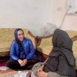 Mahshid Khosravi Instagram - از جمله لحظه هایی که با دنیا عوض نمیکنم ... من تو پیج ریاکارم که کمک جمع کنم وگرنه خیلی از موردها نمیدونن اصلا خانم خسروی کی هست 😂 خواهشا من و از این به بعد خانم دکتر خسروی صدا کنید 😐