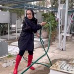 Mahshid Khosravi Instagram - طبق رسم هرساله ای که از سال نود و پنج با خودم قرار گذاشتم 🌺 امسال هم قسمت شد رفتیم خدایا شکرت 🧡 این منم که به این کار شدیدا نیاز دارم وگرنه شهدا اصلا نیازی به شستن و‌سفره هفت سین یکی مثل من ندارن ❤️ آرامش اونجا رو با دنیا عوض نمیکنم 🍀 شهید پلارک خودت میدونی که دنیامی 💗 پیشاپیش عید همگی مبارک