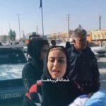 Mahshid Khosravi Instagram - . #برای کودک زباله گرد و آرزوهاش... هر کسی که به این مردم مظلوم و نجیب کشورم ظلم میکنه خدا خودش جوابشو بده؛ هر کسی که با هر پست و مقام و مسئولیتی کم کاری میکنه و باعث و بانی این وضع اقتصادی مردمه خدا خودش ریششو خشک کنه و بسوزونه آخه مگه میشه با این همه خیریه و کار خیر مردمی و این همه ثروت و منابع طبیعی هر روز مردم‌بدبخت تر بشن و این همه مددجو و نیازمند زیادتر؟! خدایا خودت هوای مردم کشورم رو داشته باش من کم‌نمیارم و هر روز به صد تا خانواده هم لازم باشه خودم سر میزنم و با کمک شما مثل همیشه سعی میکنیم یه قطره از این دریای مشکل رو حل کنیم اما خدا خودش میدونه که هر روز چقدر مورد بیشتر میشه و چقدر مشکلات ببیشتر😔 با این ویدیو که برام فرستادن کلی گریه کردم 😔 خدایا خودت کمکمون کن 🙏😔 . . #خدا #خیریه #مهسا_امینی #زن #آزادی #زن_زندگی_آزادی #کردستان #سنندج #سقز