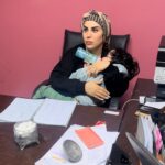 Mahshid Khosravi Instagram - این روزها با برگزاری کلاس های رایگان خیریه با فروش محصولات خیریه با رسیدگی به پونصد و بیست مورد تحت پوشش خیلی شلوغم ولی خوشحال خوشحالم و دارم کیف میکنم 🥰 خدایا شکرت