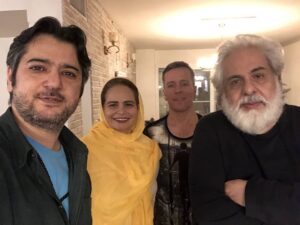 Mahtab Nasirpour Instagram - گروه کارگردانی در شبهای کرونا

#محمد_رحمانیان#مهتاب_نصیرپور#شبهای_کرونا#کرونا#کرونا_ویروس#تاتر#تئاتر#بازیگری#بازیگر#محمود_زهره_وند#پدیده_جمالها#اجرا#دستیاران_کارگردان#دستیار_تاتر
@padideh_jamalha 
@mahmoud.zohrevand 
@alireza.fooladshekan