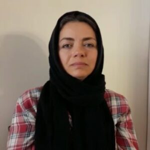 Mahtab Nasirpour Instagram - من مهتاب نصیرپور هستم.امروز  سی و یک فروردین هزار و سیصد و نود و نه است. در این روزهای تعطیلی و بیکاری و قرنطینه بیشتر از هر وقت دیگه به یاد زندانیان و بخصوص فعالین مدنی زندانی هستم. کسانی که به خاطر دفاع از حقوق ما، دفاع از حقوق صنفی شان و ابراز عقیده در زندان هستند. همچنین خبرنگاران ،اهالی رسانه و حامیان حفظ محیط زیست. 
زندان، جایی که امکان قرنطینه در اونجا به سختی میسره و به همین دلیل سلامتی این افراد در خطره. من به عنوان یک شهروند تقاضای آزادی این زندانیان، بخصوص در این ایام را دارم. امیدوارم با این کار از تشویش و نگرانی عمومی کاسته بشه

#مهتاب_نصیرپور#محمد_رحمانیان#زندان#زندانی#خبرنگار#کرونا#کرونا_ویروس#قرنطینه#فعال_مدنی#محیط_زیست#حامیان_محیط_زیست#بازیگر#بازیگری#ایران#ایرانی#فیلم#سینما#تاتر#تئاتر#خانه_سینما#خانه_تاتر