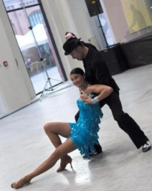 Mahulena Bočanová Instagram - Vzpomínka na tanyny Stardance 1❤️Tančili jsme pak s Jardou ještě 10 let…Kupodivu jsem nic nezapoměla:)Dobrý učitel:) #stardance #friends #dance #tango #dancingwiththestars #stardanceczechrepublic @jan.tomanek.official  @zdenek_chlopcik @tatianadrexler #ct