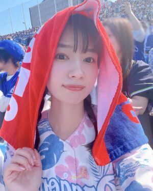 Mai Ishioka Instagram - はじめてユニフォーム着ました✨

背番号は1994 DOALA🫶

#dragons #中日ドラゴンズ #野球観戦