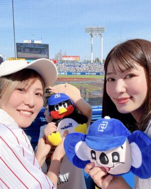 Mai Ishioka Instagram - はじめてユニフォーム着ました✨

背番号は1994 DOALA🫶

#dragons #中日ドラゴンズ #野球観戦