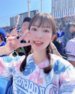 Mai Ishioka Instagram - はじめてユニフォーム着ました✨

背番号は1994 DOALA🫶

#dragons #中日ドラゴンズ #野球観戦