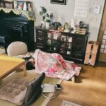 Mai Fukagawa Instagram - 映画「人生に詰んだ元アイドルは、赤の他人のおっさんと住む選択をした」 いよいよ本日11月3日から公開です！✨🎉 　　 取材などでよく、 「見る前までおじさんと元アイドルの子の恋愛映画なのかと思っていました！」というご感想をいただいて。 確かにタイトルやポスタービジュアルのポップさから、 前情報がないとそう思われてしまうのかも、、 事前にお伝えしておくと、2人の恋愛映画では一切ありません🙆‍♀️ でも大きな意味での愛情を描いたお話です。 仕事や将来が不安になったり、心が窮屈になったり、 なんかちょっと疲れちゃったなぁ。というときは ぜひササポンの処方箋を受け取りにきてほしいです🍵 心にササポン🫶