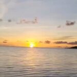 Mai Fukagawa Instagram - Free Mindの撮影の道中、 撮っていた動画もいくつか📷 1つ目は、竹富島の「なごみの塔」という展望塔の上からの景色です。なんて素敵な絶景…✨😳 （現在、塔の階段は登れなくなっていますが、今回撮影のために許可をいただいて登らせていただきました✨） 4つ目の夕日の動画はぜひ音ありで聞いてみてくださいね🎧🦜