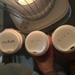 Mai Fukagawa Instagram - 映画「人生に詰んだ元アイドルは、赤の他人のおっさんと住む選択をした」 いよいよ本日11月3日から公開です！✨🎉 　　 取材などでよく、 「見る前までおじさんと元アイドルの子の恋愛映画なのかと思っていました！」というご感想をいただいて。 確かにタイトルやポスタービジュアルのポップさから、 前情報がないとそう思われてしまうのかも、、 事前にお伝えしておくと、2人の恋愛映画では一切ありません🙆‍♀️ でも大きな意味での愛情を描いたお話です。 仕事や将来が不安になったり、心が窮屈になったり、 なんかちょっと疲れちゃったなぁ。というときは ぜひササポンの処方箋を受け取りにきてほしいです🍵 心にササポン🫶