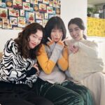 Mai Fukagawa Instagram - 映画「人生に詰んだ元アイドルは、赤の他人のおっさんと住む選択をした」 いよいよ本日11月3日から公開です！✨🎉 　　 取材などでよく、 「見る前までおじさんと元アイドルの子の恋愛映画なのかと思っていました！」というご感想をいただいて。 確かにタイトルやポスタービジュアルのポップさから、 前情報がないとそう思われてしまうのかも、、 事前にお伝えしておくと、2人の恋愛映画では一切ありません🙆‍♀️ でも大きな意味での愛情を描いたお話です。 仕事や将来が不安になったり、心が窮屈になったり、 なんかちょっと疲れちゃったなぁ。というときは ぜひササポンの処方箋を受け取りにきてほしいです🍵 心にササポン🫶