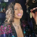 Maiara Walsh Instagram - “Hold fast to dreams, for if dreams die, life is a broken-winged bird that cannot fly.” Langston Hughes 🕊️ 🇧🇷 “Agarre-se aos sonhos, pois se os sonhos morrerem, a vida será um pássaro de asas quebradas que não pode voar.” Langston Hughes