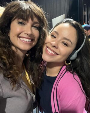 Maiara Walsh Instagram - It’s been a great and cozy feeling being part of the @goodtrouble family for two seasons. What a lovely group of actors and crew. Playing a brainwashed cult member torn between her complicated relationship with her cult leader and a new life with her estranged brother has been a complex deep dive into the human psyche. Watch on @hulu ✨

🇧🇷 Tem sido uma sensação ótima e aconchegante fazer parte da família @goodtrouble por duas temporadas. Que grupo incrível de atores e equipe. Interpretar uma membro de culto, dividida entre seu complicado relacionamento com seu líder de culto e uma nova vida com seu irmão distante, tem sido um mergulho profundo e complexo na psique humana. Assista hoje à noite no @hulu ✨