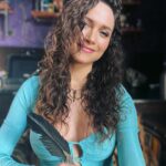 Maiara Walsh Instagram – “I think of you and me as a poem – as verse – rambling, undulating, confounding, illuminating, free verse… An epic poem, ranging over the fluid topography of an ever-changing, thousands-of-years-in-the-making, full-of-surprises, wondrous you! You are a poem. You are to be read out loud with a tender, ferocious, and mischievous voice.” Philip Kenney 

🇧🇷 “Penso em você e em mim como um poema – como um verso – verso divagante, ondulante, confuso, esclarecedor, livre… Um poema épico, abrangendo a topografia fluida de um mundo em constante mudança, milhares de anos em formação, cheio de surpresas, maravilhoso você! Você é um poema. Você deve ser lido em voz alta com uma voz terna, feroz e travessa.” Philip Kenney