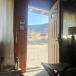 Maiara Walsh Instagram - Burn out to recharge. Took a few days in the desert (not enough) to rest after 7 months of 7 day work weeks since I’ve been back in LA. I slept almost 15 hours the first day and 11 the next. The first two days consisted of sleeping, eating nostalgic foods, doom scrolling, and watching shows. The third consisted of processing this whirlwind, the insane juxtaposition of life, the good/the bad and the ugly of humanity, breaking down, letting go, and finding gratitude. I landed yet again on the only things that make consistent sense to me. Family, friendship, music, art, and storytelling ❤️ 🪡🧶 @dipontoatelie 🇧🇷 Levei alguns dias no deserto (não o suficiente) para descansar depois de 7 meses de trabalho de segunda a segunda desde que voltei para Los Angeles. Dormi quase 15 horas no primeiro dia e 11 no seguinte. Os primeiros dois dias só dormi, comi comidas nostálgicas, e assisti séries. No último dia, refleti sob o sol no deserto, processando mil coisas, achando gratidão. No final das contas, as coisas que fazem mais sentido na vida pra mim são família, amizade, música, arte e contar histórias.