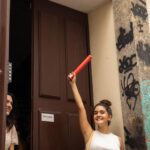 Maitê Padilha Instagram – me formei no bacharelado de artes cênicas na @calcasadasartes ❤️ 

foi um ano e meio de curso onde encontrei pessoas que sei que ficarão na minha vida mesmo depois dessa colação de grau e onde me apaixonei de novo pelo meu trabalho e por todo o processo.

agradeço aos meus professores, ao Hermes, a Rita, ao meu amigo @joaomanoelinsta que me levou pra CAL e a todos os envolvidos. a CAL vai comigo agora, nos trabalhos e na vida. 🥳

📸 @helenamarkun