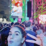 Maitê Padilha Instagram - eu, johnny e (A) alcione diva arrancando nosso coração do peito e brincando com ele na ponta do dedo o primeiro dia de @spantanenem foi assim 🥰 comidinha gostosa e samba. uiui, amei.
