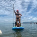 Maitê Padilha Instagram – você está em outro país, em outro continente e eu tô aqui sentindo saudade de você. porque isso é um pouco do que eu faço todos os dias desde que você viajou. é como bater um ponto no meu dia: tá, é por isso que vou sentir falta da catarina hoje.

as vezes é porque eu quero desabafar sobre alguma coisa e é a sua opinião que eu quero ouvir. as vezes é porque eu quero ir pra feirinha de são cristovão com voce, dormir na sua casa, acordar enquanto você dorme e tocar piano conversando com a sua mãe. as vezes é porque eu quero ouvir as suas milhares de explicações dizendo porque você ta certa. é que tem alguma coisa em todos os momentos que estamos eu, você e joão em que tudo pode ser dito, ouvido e sentido. tem uma sensação de pertencimento que me deixa feliz e tranquila. 

eu desejo que o mundo seja como você merece: emocionante, apaixonante e desafiador. eu desejo que a gente cresça juntas, porque eu amo te aplaudir. e eu desejo que o seu dia tenha sido o mais lindo do mundo. eu te admiro e te amo e de uma forma estranha, me admiro por ter uma amiga como você. feliz aniversário, cata. obrigada por fazer minha vida mais feliz. ❤️