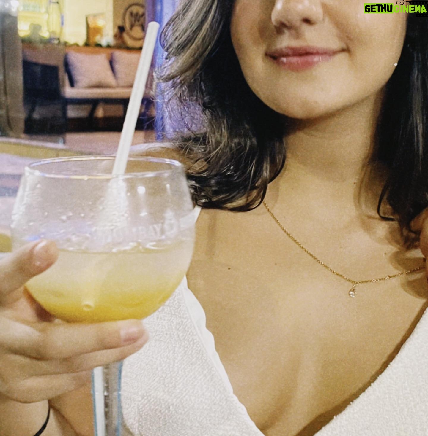 Maitê Padilha Instagram - momentos felizes no @camarotepraiabarra 🤍 obrigada por me receberem! no stories tem link pro review do restaurante lá no app vizinho. assiste e depois me conta se você gostaria de experimentar o festival de sushi deles :)