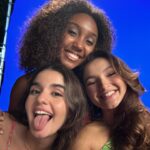 Maitê Padilha Instagram - fomos felizes em Tudo Por Um Popstar 2 🤍 equipe e amigos de elenco, vou sentir saudades. @panoramica_filmes obrigada por mais uma vez juntar tanta gente legal pra fazer um filme, é o que a gente mais ama mesmo 🎬