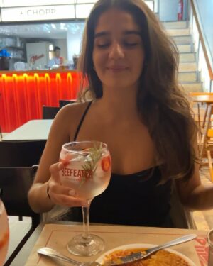 Maitê Padilha Instagram - tenho trabalhado e saído com meus amigos

tem vida melhor? ✨