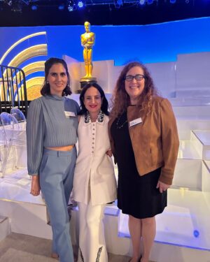 Maite Alberdi Instagram - Fue lindo celebrar “La memoria infinita” en el almuerzo de los nominados. 
#shotoniphone #oscars #theacademy 

@jazminchebar 
@danielabustamanted
