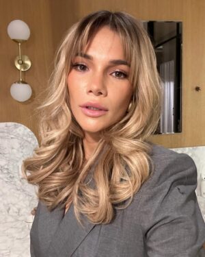 Maja Bohosiewicz Instagram - Ja od kiedy dzieci potrafią mnie zgooglować staram się być bardziej zachowawcza  w stylu 👵💁😮 @lecollet taka ostatnio stylòweczka na guwernantkę
