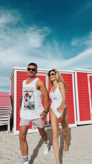 Maja Bohosiewicz Instagram - Welcome to Miami !!!! Pierwszy raz w życiu Starego w USA 🇺🇸 jakby to powiedzieli ludzie z Podlasia : dla mnie się to podoba !!!! Czy macie jakieś rekomendacje ?! 
Dzięki @hellokejti za piękne zdjęcia