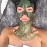 Maja Bohosiewicz Instagram - Poszłam na zabieg green sea peel w @estetic_point_warszawa_ - powiem tak, uczucie wcierania kawałków szkła w twarz mało przyjemne ale ze znieczuleniem łatwiej. Ale zobaczyć swoją twarz następnego dnia która jest czerwona i opuchnięta jak pijaka spod sklepu lekko przerażająca. Drugi dzień robi się już lepiej i wyglądam tylko jakby mnie spaliło mocniej słońce. Finalny efekt za parę dni ale to już moje drugie podejście i bardzo polecam z całego serca na przebarwienia! Byłyście kiedyś na takim hardkorowym zabiegu? Jakieś ostre peelingi? Co polecacie?