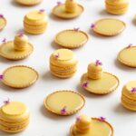 Maja Vase Instagram – Who loves yuzu (tarts)? 🍋🙋🏼‍♀️ Yuzu sesame tart RECIPE to you 💛🏷️

SESAME SHORTCRUST
125 g all-purpose flour
25 g sesame flour
50 g icing sugar
75 g cold butter
a bit of finely grated yuzu zest 
1 pinch of salt
1/2 egg

SESAME PRALINÉ
50 g sugar
35 g roasted sesame seeds  1 pinch of salt  YUZU GANACHE
160 g white chocolate
40 ml yuzu juice
40 ml heavy cream  DECORATION  mini macarons  purple basil flowers

INSTRUCTIONS 👇🏻