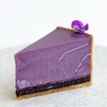 Maja Vase Instagram – Wild blueberry buttermilk tart 🔮💜 with the most silky texture, one million vanilla dots, and crazy, natural colours 🙌🏻 Hit the 💜 for recipe! #koldskålstærte