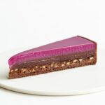 Maja Vase Instagram - Blackberry hazelnut chocolate tart 💘 My kind of therapy 🌸🧘🏼‍♀️ Send a 💗 for recipe and support 🫶🏻
