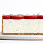 Maja Vase Instagram - Incredibly creamy and easy strawberry vanilla cheesecake 🍓❤️ No bake, no gelatine 🪄 Save the RECIPE for strawberry season and send some ❤️ if you like it 👇🏻🙏🏻 (Other berries work beautifully too ✌🏻🍒🫐) BISCUIT BASE 180 g Digestive biscuits 1 pinch of salt 90 g butter  VANILLA FILLING 375 g cream cheese 115 g powdered sugar 1 1/2 vanilla pod 225 g heavy cream  DECORATION fresh strawberries thin chocolate straws forget-me-nots TIPS in my app ‘Maja Vase’ ❤️ INSTRUCTIONS 👇🏻