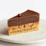 Maja Vase Instagram - Five textures of hazelnut 🌰👯‍♀️ Birthday tart for my precious @mette_magenta 💖