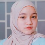 Makayla Rose Hilli Instagram - Sebaik baik nya kecantikan adalah akhlak yg mulia 📸@bukanmain_studio #masyaallahtabarakallah #makaylarosehilli #hijabstyle #hijabers #hijabfashion #hijabers