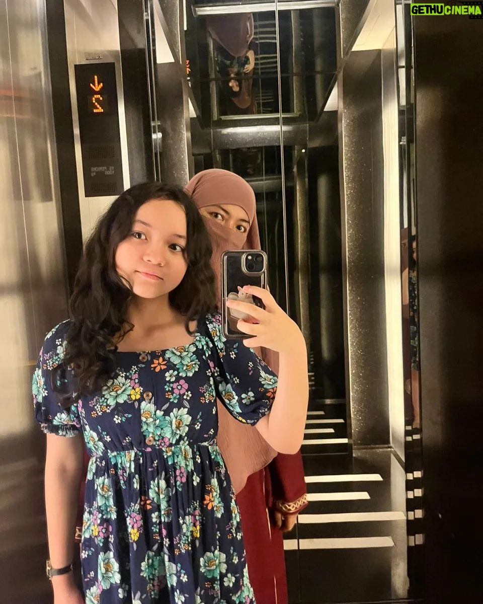 Makayla Rose Hilli Instagram - Temen berantem 🥱@makayla_rose9