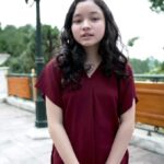 Makayla Rose Hilli Instagram - Hari ini hari pertama aku mulai shooting film terbaru produksian Hitmaker Studios judulnya Sumala. Film ini berdasarkan dari kisah nyata di kabupaten Semarang thread viral di X dari akunnya Betz Illustration. Nantikan Film Sumala di bioskop yang akan tayang tahun ini, ya! Dolan sing adoh yuk, ning ora usah muleh… #HitmakerStudios #FilmSumala #Sumala