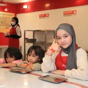 Makayla Rose Hilli Instagram - Seru banget main di @kidzaniajakarta 
#masyaallahtabarakallah 
#kidszaniajakarta
#kidszania
#masyaallahtabarakallah 
#makaylarose 
#makaylarosehilli 
#ootdhijab
#hijabstyle