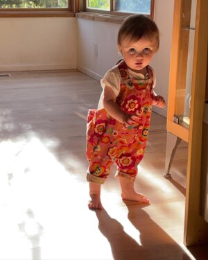 Makenzie Vega Instagram - Well done on these groovy overalls auntie Grey
@greylinjamesrue