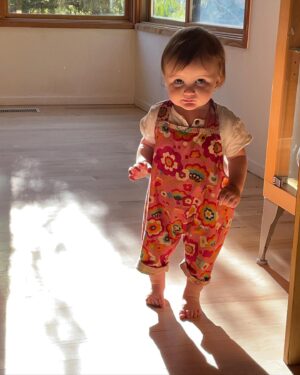 Makenzie Vega Instagram - Well done on these groovy overalls auntie Grey
@greylinjamesrue