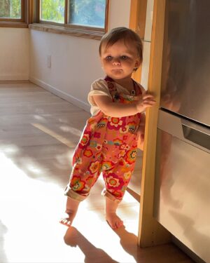 Makenzie Vega Instagram - Well done on these groovy overalls auntie Grey
@greylinjamesrue