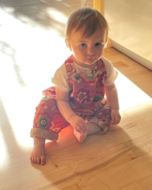 Makenzie Vega Instagram - Well done on these groovy overalls auntie Grey
@greylinjamesrue