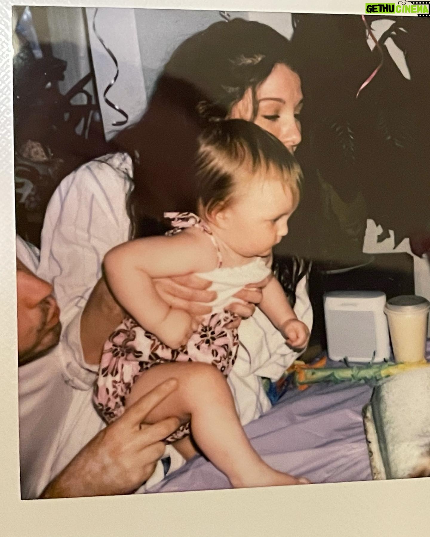 Makenzie Vega - 1.7K Likes - My heart explodes for you, little love. You are the reason for absolutely everything and I cannot begin to thank God enough for what you’ve done in our hearts. Happy very first birthday sweet little thing. You are absolutely incredible.
( @blairzyboy ❤️ )