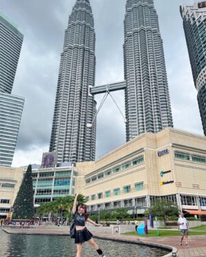 Maki Itoh Instagram - First time in Malaysia🇲🇾. When I asked them who is the cutest in the world, they said Itohchan. GREAT.